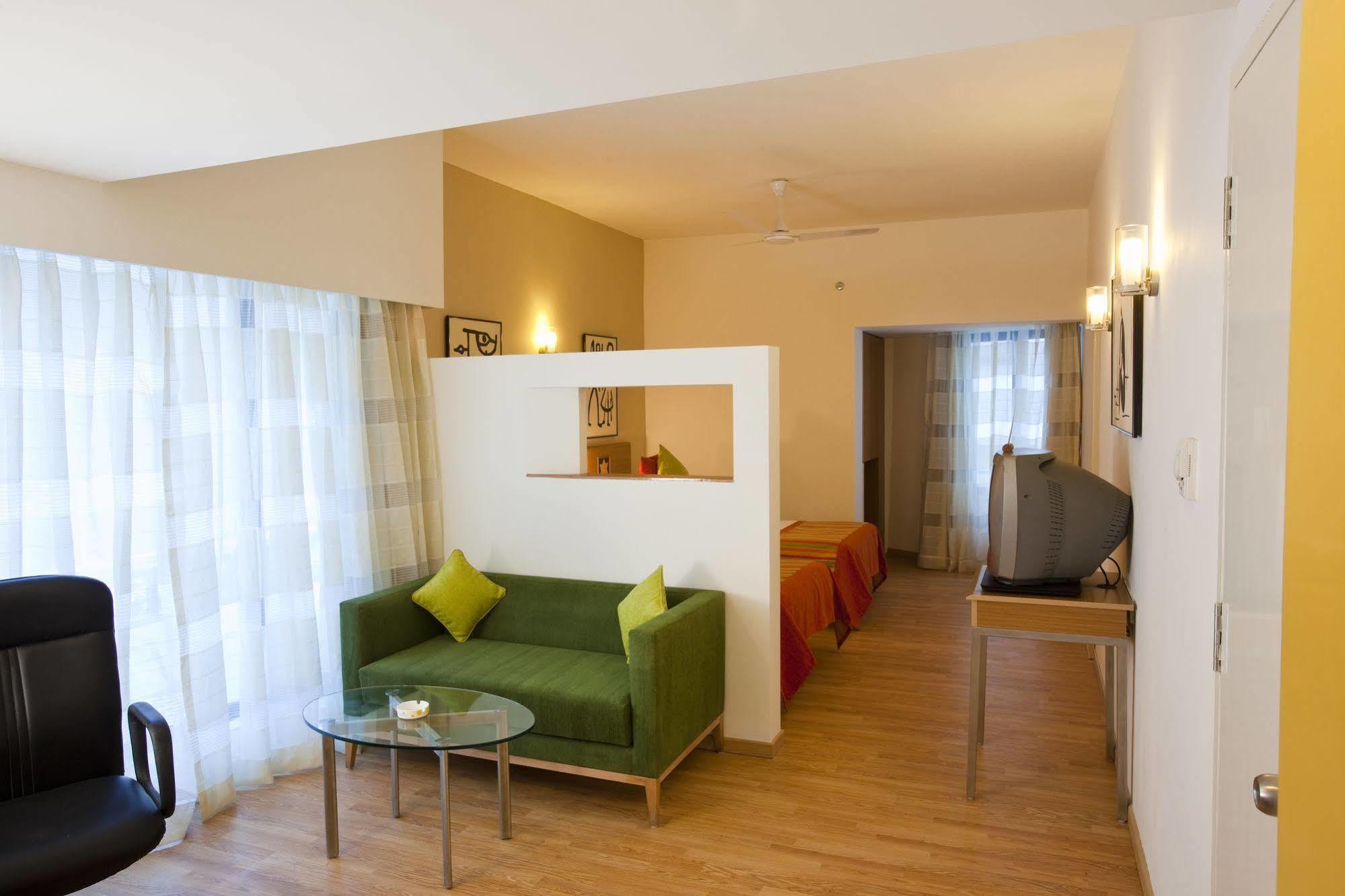 Lemon Tree Hotel, Indore Zimmer foto